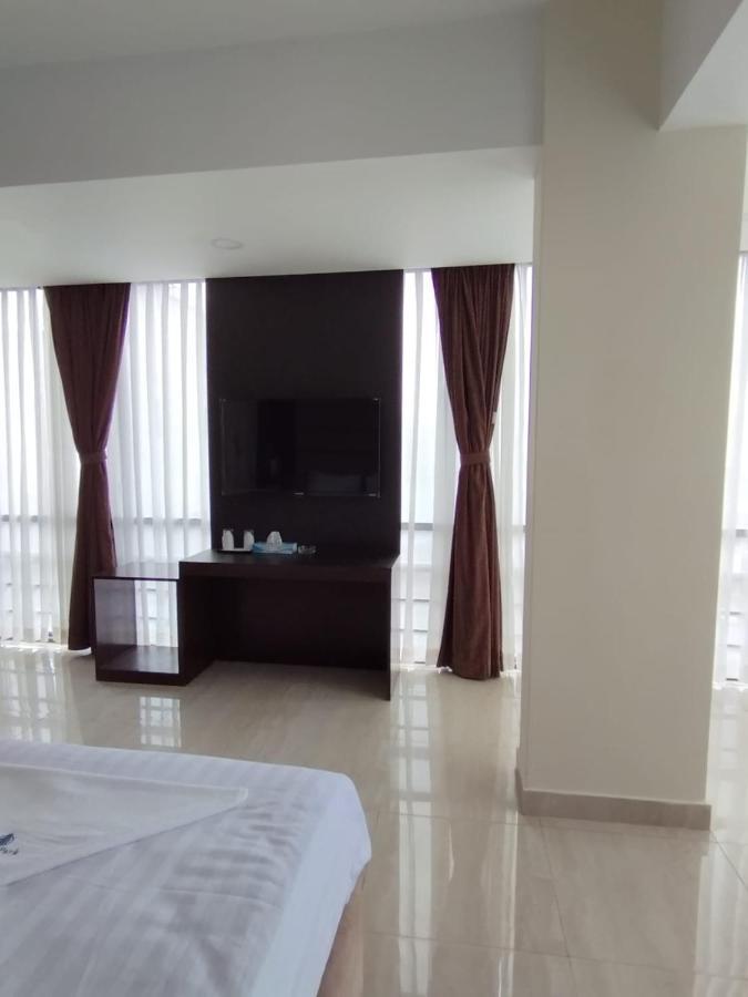 White Park Hotel & Suites Chittagong Ngoại thất bức ảnh