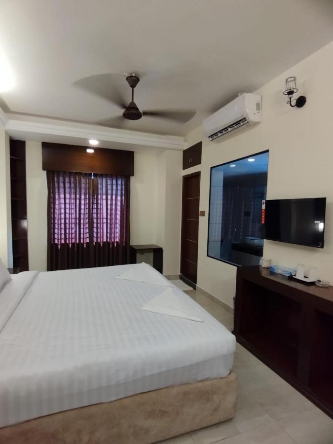 White Park Hotel & Suites Chittagong Ngoại thất bức ảnh