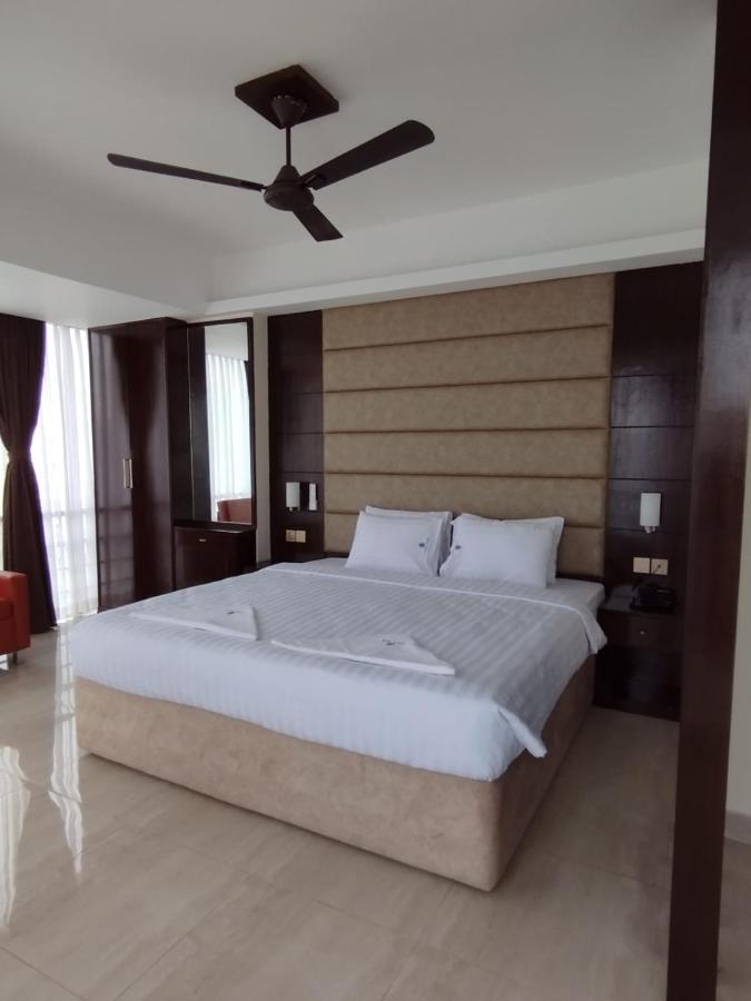 White Park Hotel & Suites Chittagong Ngoại thất bức ảnh