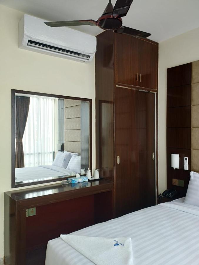 White Park Hotel & Suites Chittagong Ngoại thất bức ảnh