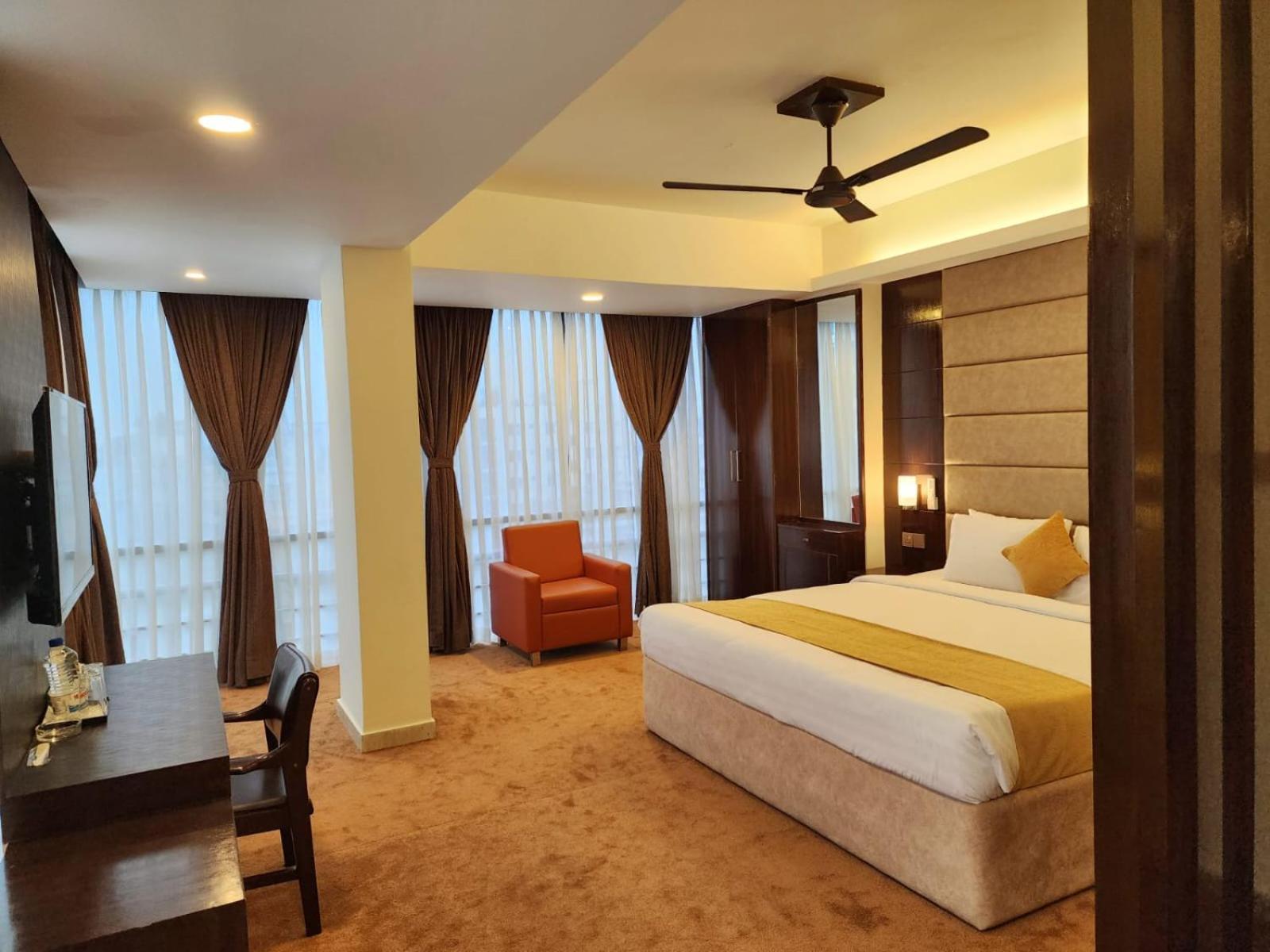 White Park Hotel & Suites Chittagong Ngoại thất bức ảnh