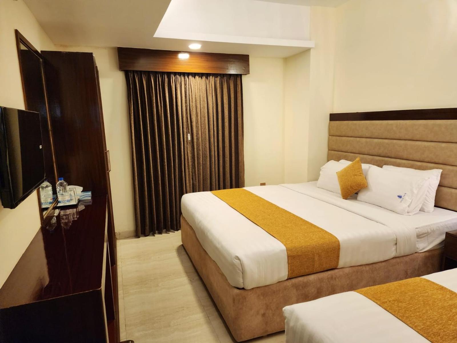 White Park Hotel & Suites Chittagong Ngoại thất bức ảnh