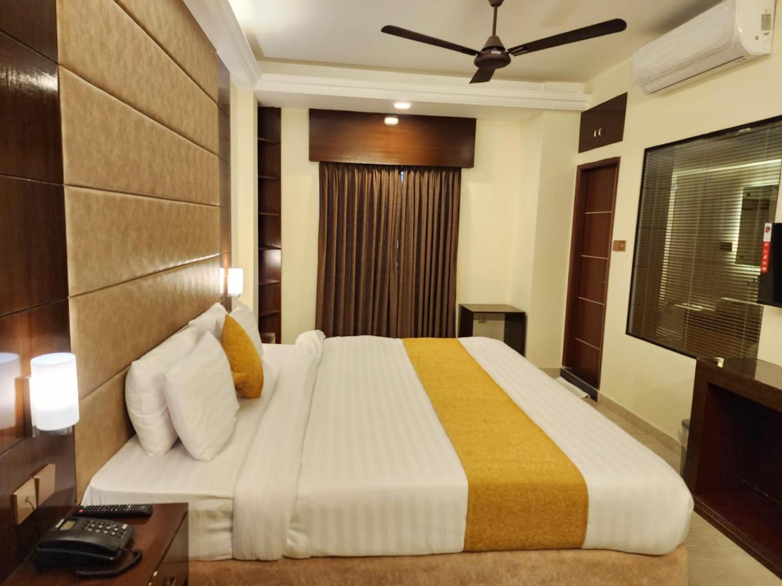 White Park Hotel & Suites Chittagong Ngoại thất bức ảnh