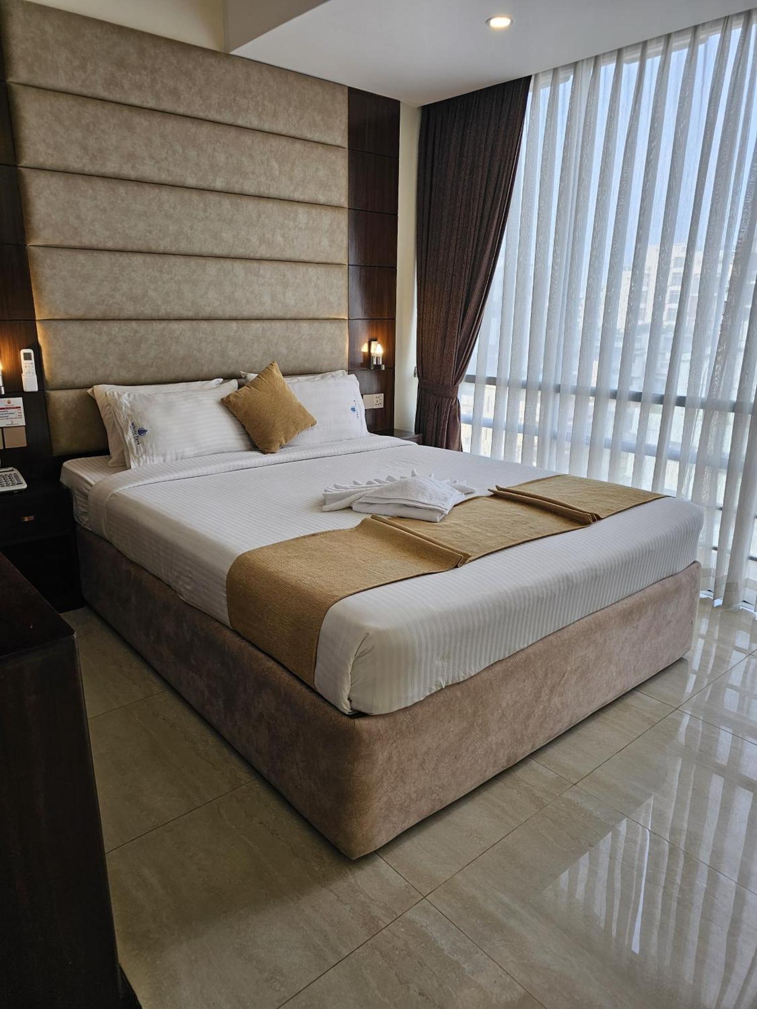 White Park Hotel & Suites Chittagong Ngoại thất bức ảnh